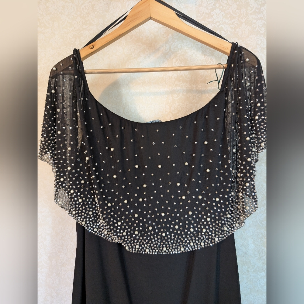 Roz & Ali Little Black Dress With Sheer Beaded Cape Neck Sleeve Detail Sz.Large - Picture 13 of 16